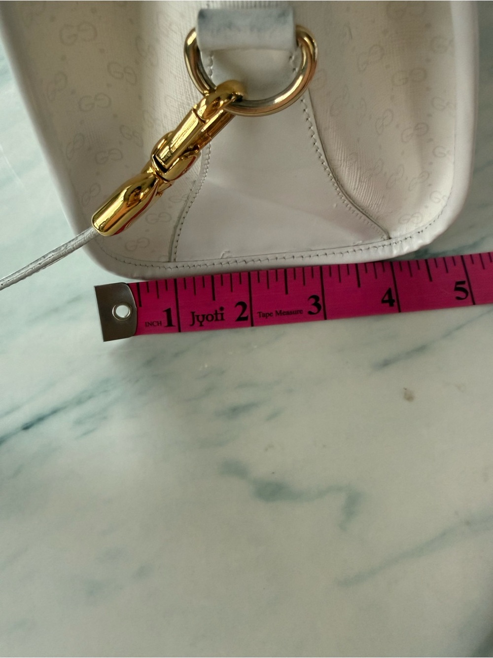 Vintage Gucci White Crossbody Bag with Gold Hardware - Picture 14 of 15